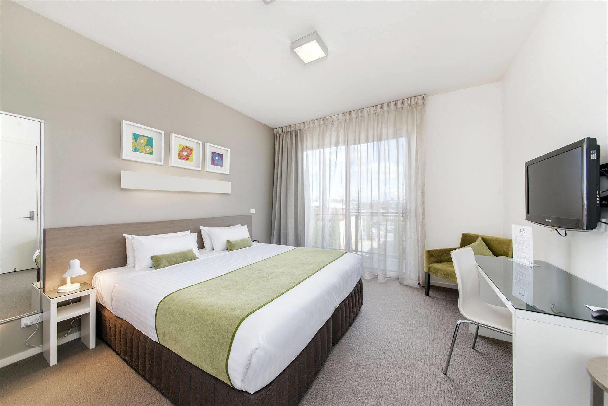 Abode Gungahlin Aparthotel Canberra Exterior foto